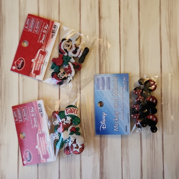 Disney | Other | Mickey And Minnie Buttons | Poshmark